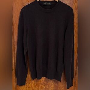 Louis Vuitton classic men’s wool crew neck sweater.